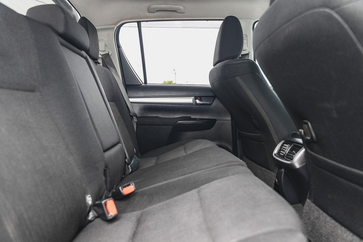 2020 Toyota Hilux SR5 GUN126R 4X4