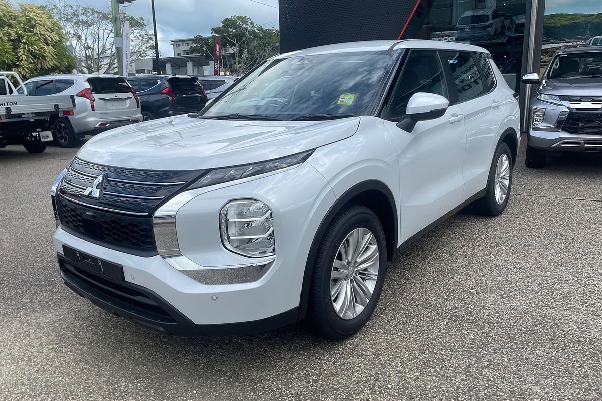 2024 Mitsubishi Outlander ES ZM