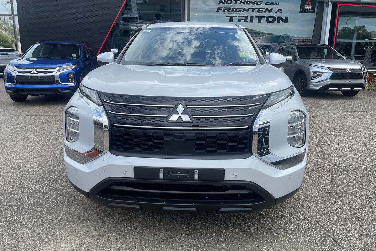 2024 Mitsubishi Outlander ES ZM