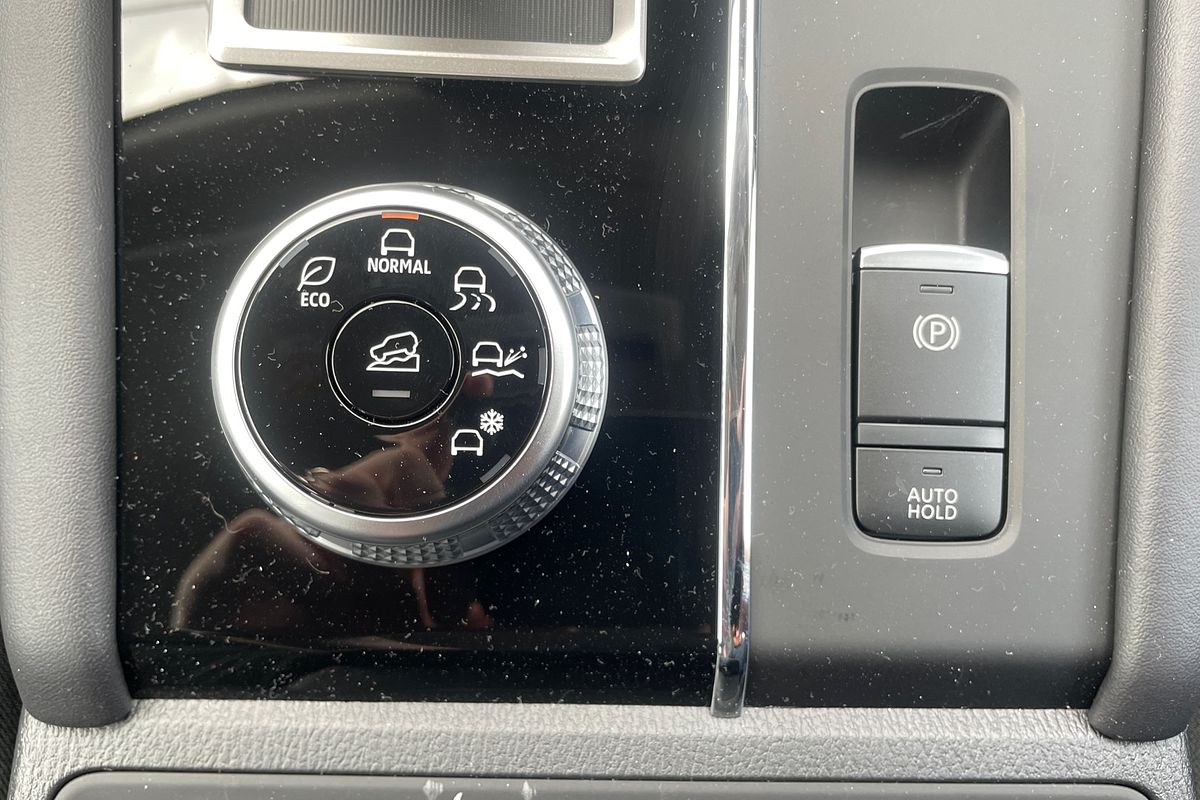 2024 Mitsubishi Outlander ES ZM
