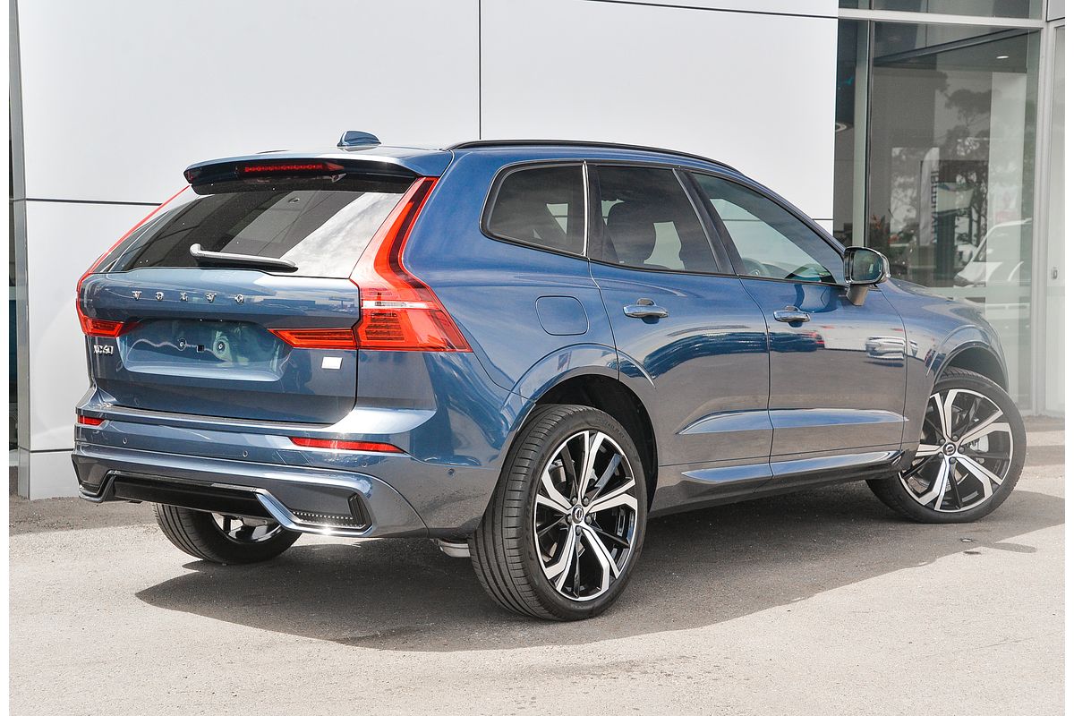 2023 Volvo XC60 Recharge Ultimate T8 Plug-In Hybrid