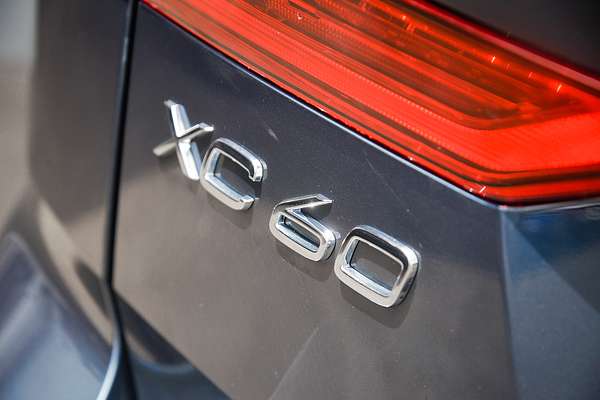 2023 Volvo XC60 Recharge Ultimate T8 Plug-In Hybrid