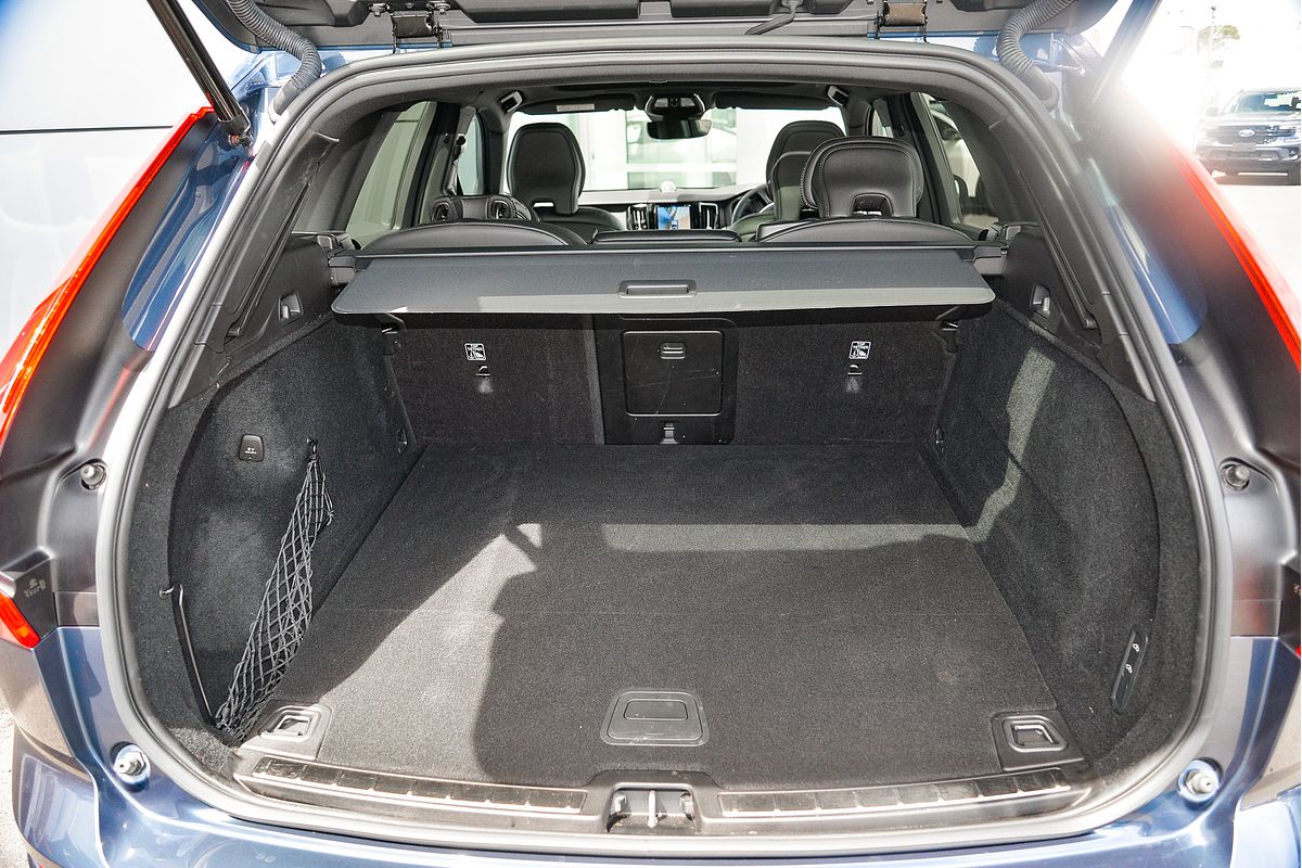 2023 Volvo XC60 Recharge Ultimate T8 Plug-In Hybrid