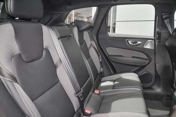 2023 Volvo XC60 Recharge Ultimate T8 Plug-In Hybrid