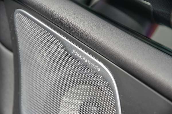 2023 Volvo XC60 Recharge Ultimate T8 Plug-In Hybrid