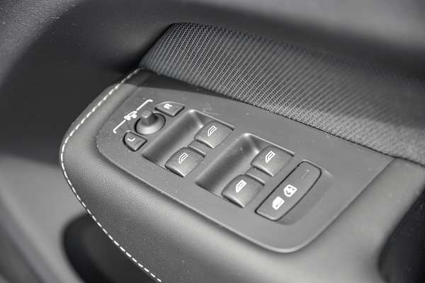 2023 Volvo XC60 Recharge Ultimate T8 Plug-In Hybrid