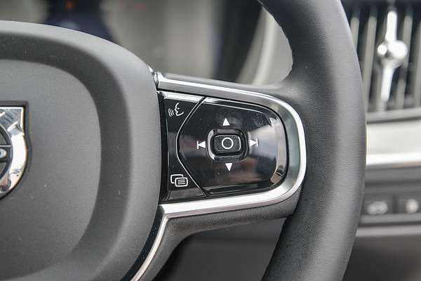 2023 Volvo XC60 Recharge Ultimate T8 Plug-In Hybrid