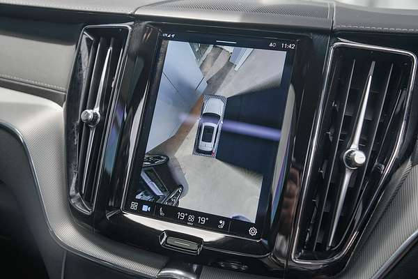 2023 Volvo XC60 Recharge Ultimate T8 Plug-In Hybrid