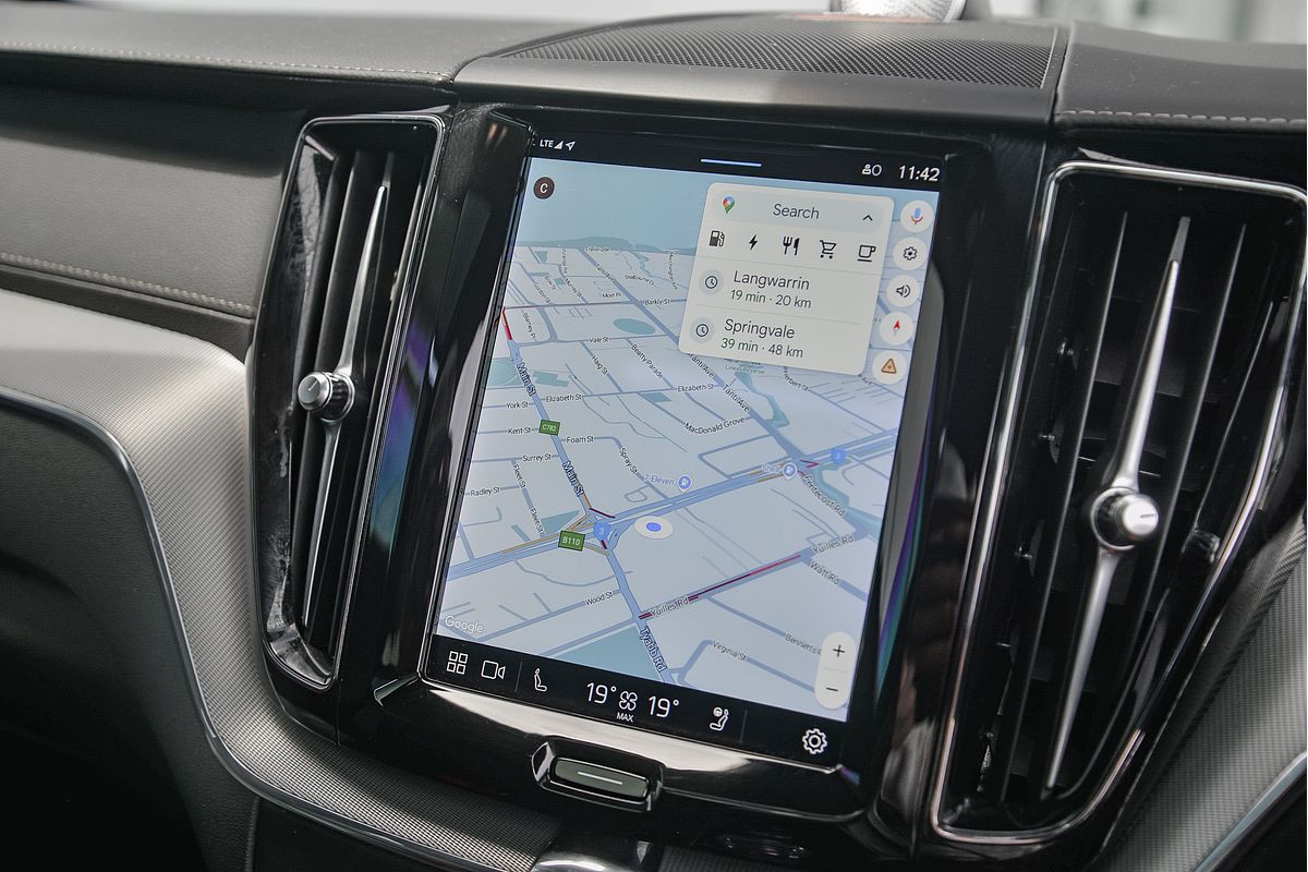 2023 Volvo XC60 Recharge Ultimate T8 Plug-In Hybrid
