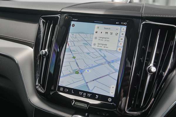 2023 Volvo XC60 Recharge Ultimate T8 Plug-In Hybrid