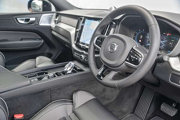 2023 Volvo XC60 Recharge Ultimate T8 Plug-In Hybrid