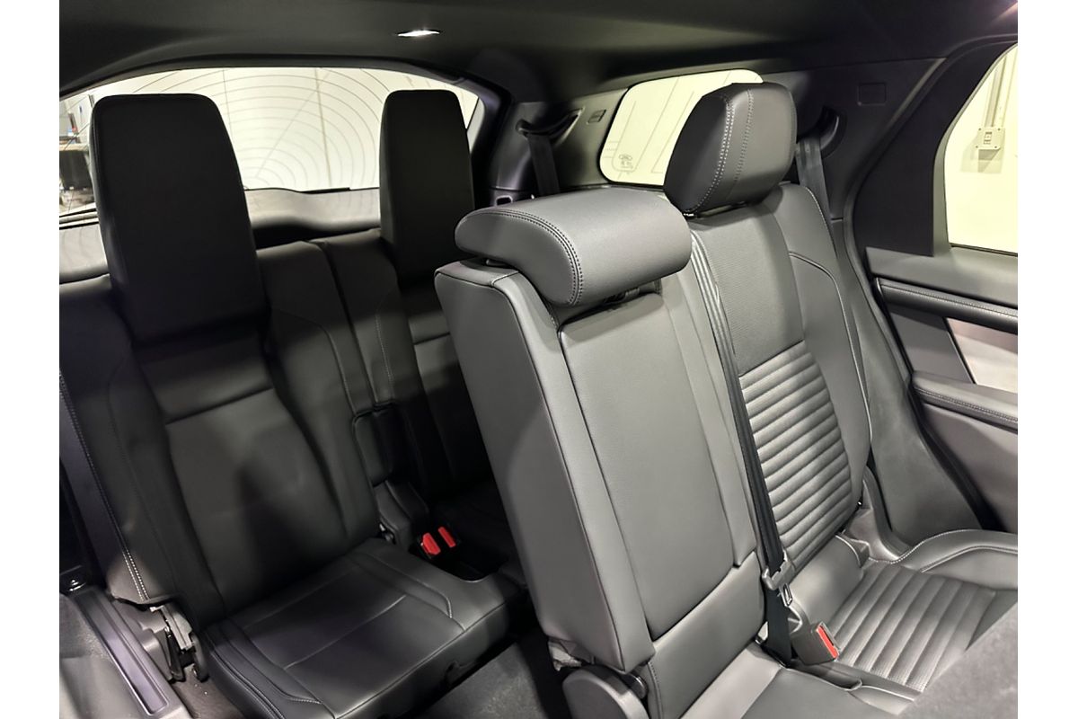 2025 Land Rover Discovery Sport P250 Dynamic SE L550