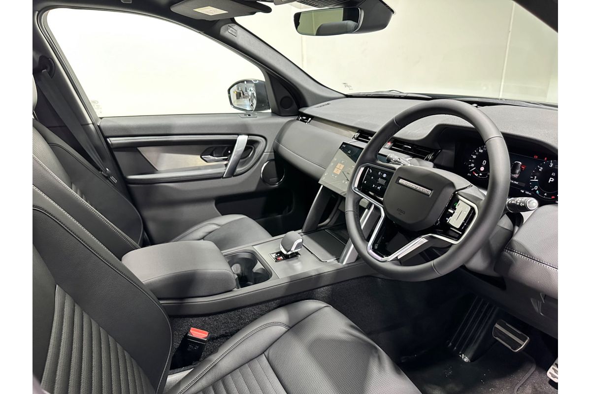 2025 Land Rover Discovery Sport P250 Dynamic SE L550