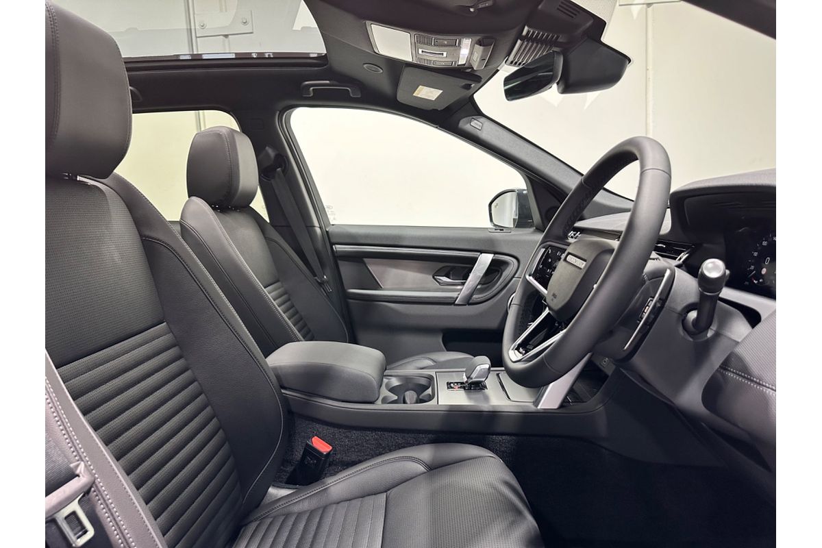 2025 Land Rover Discovery Sport P250 Dynamic SE L550
