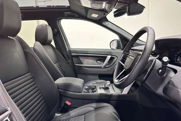 2025 Land Rover Discovery Sport P250 Dynamic SE L550