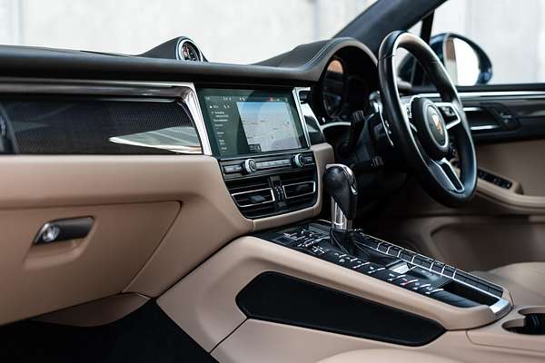 2020 Porsche Macan Turbo 95B