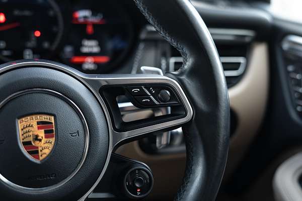 2020 Porsche Macan Turbo 95B