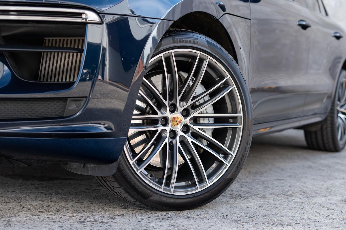 2020 Porsche Macan Turbo 95B