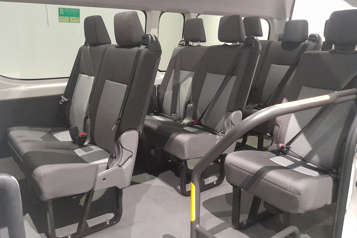 2019 Toyota Hiace Commuter GDH322R