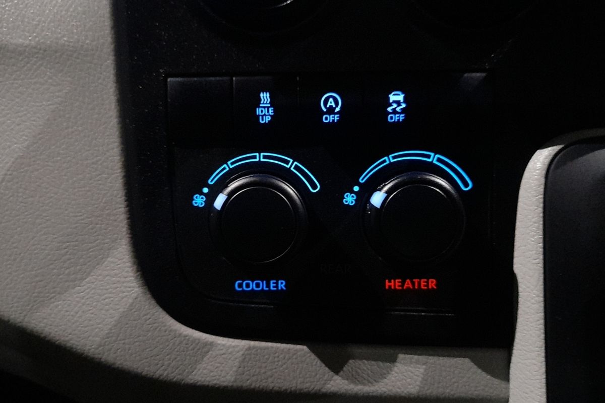 2019 Toyota Hiace Commuter GDH322R