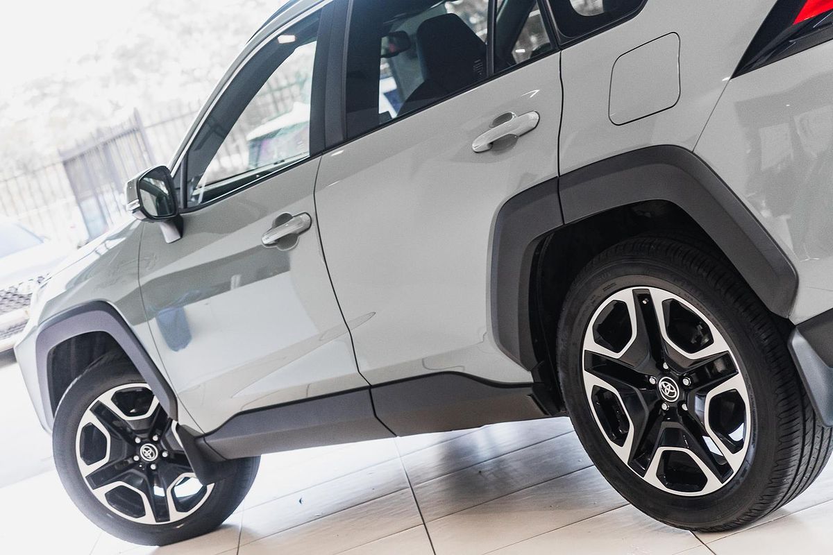2019 Toyota RAV4 Edge AXAA54R