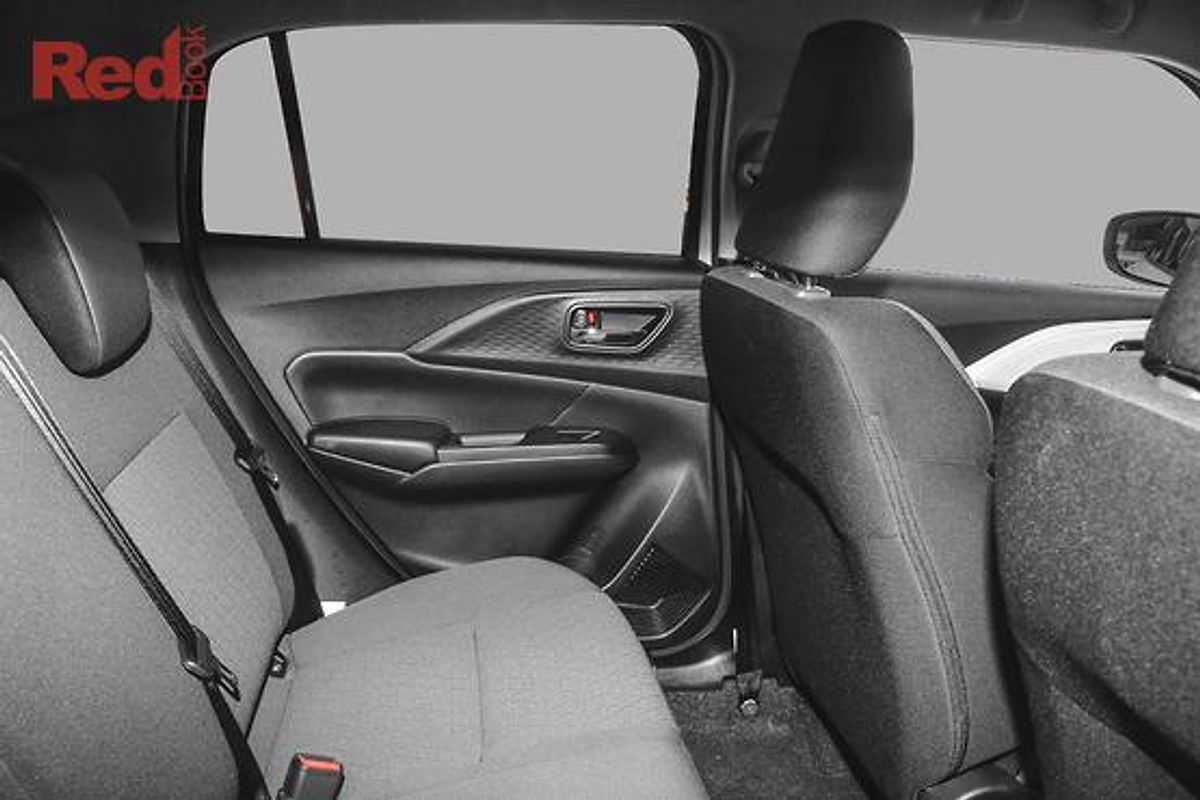 2025 Suzuki Swift Hybrid Plus UZ