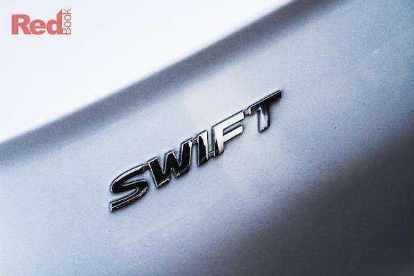 2025 Suzuki Swift Hybrid Plus UZ