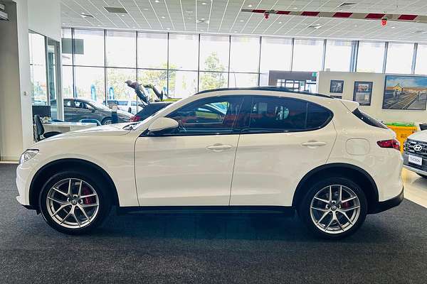 2018 Alfa Romeo Stelvio Ti