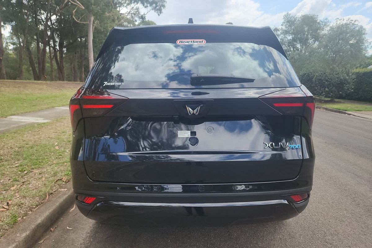 2024 Mahindra XUV700 AX7L Black Edition