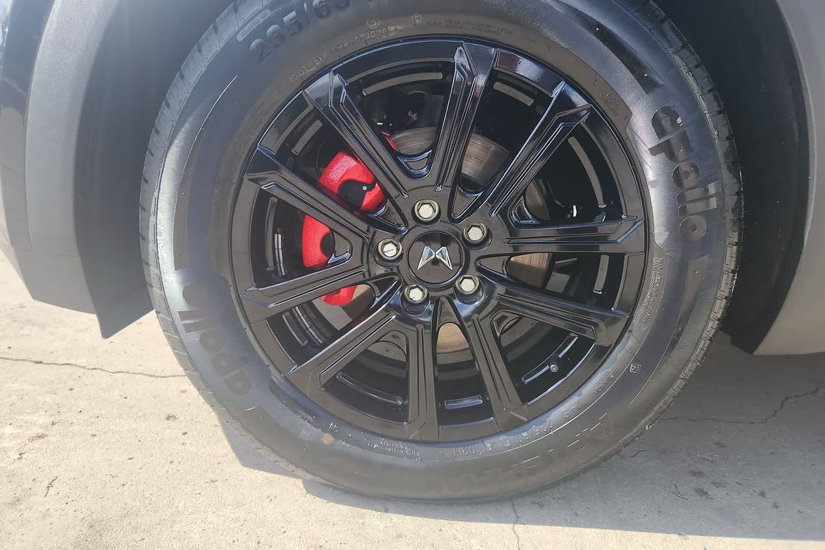 2024 Mahindra XUV700 AX7L Black Edition
