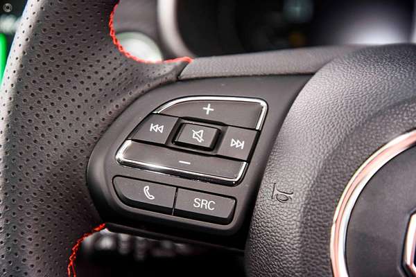 2024 MG ZST Essence 2WD