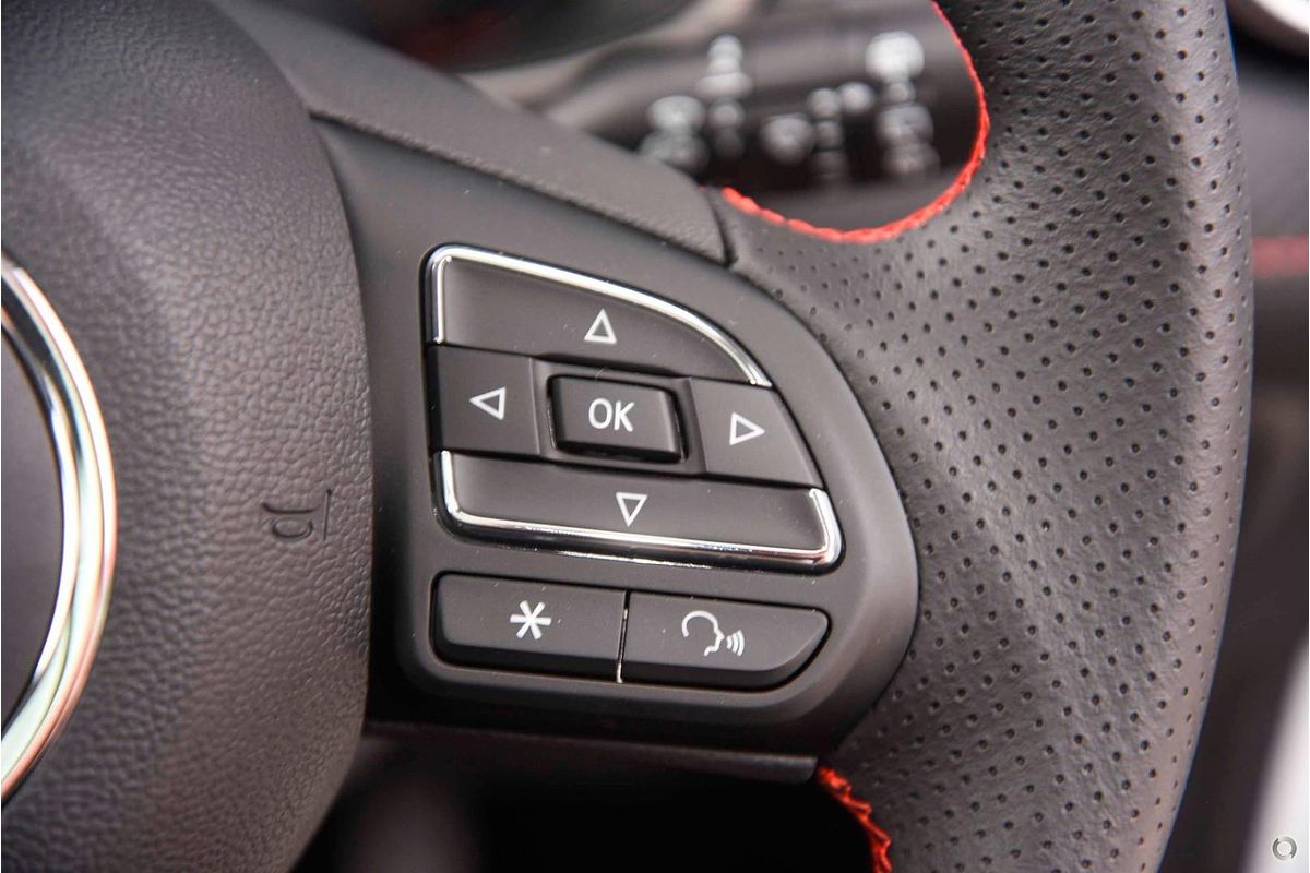 2024 MG ZST Essence 2WD