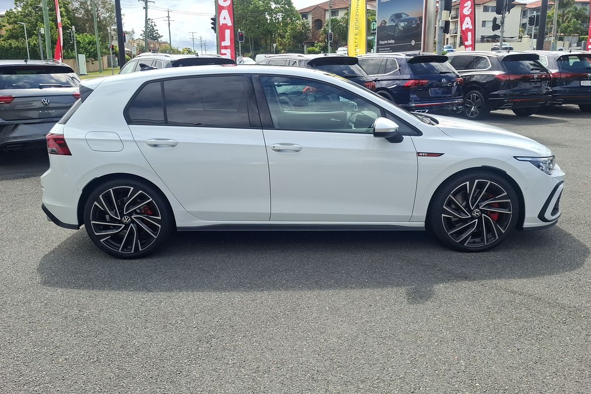 2024 Volkswagen Golf GTI 8