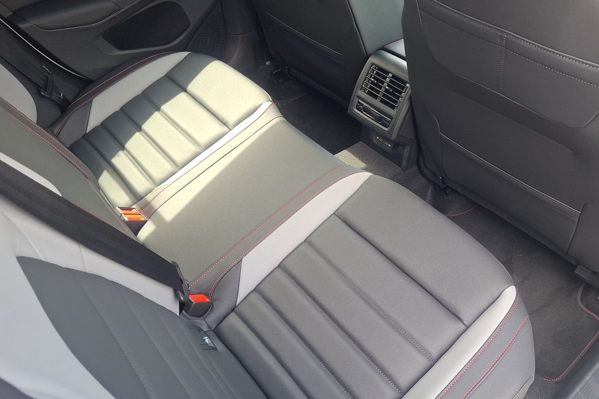2024 Volkswagen Golf GTI 8