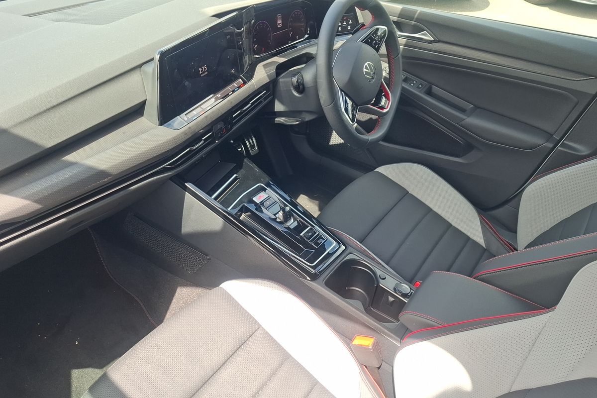 2024 Volkswagen Golf GTI 8