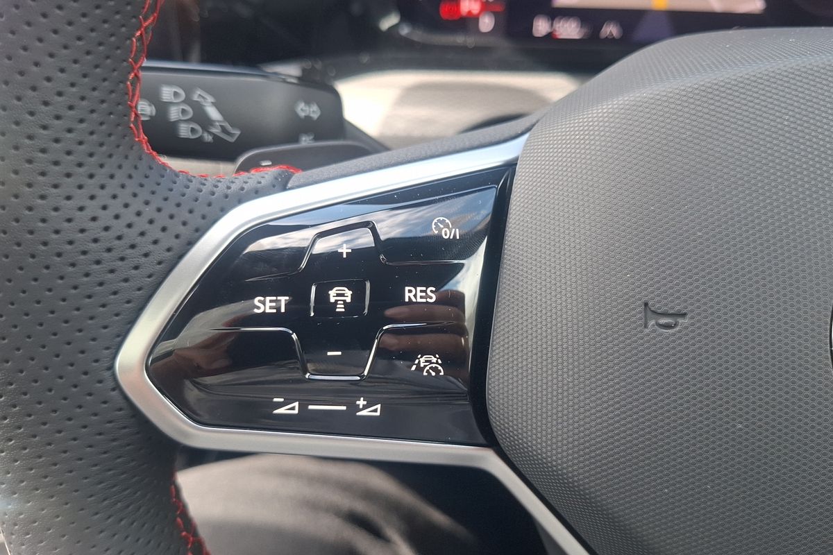 2024 Volkswagen Golf GTI 8