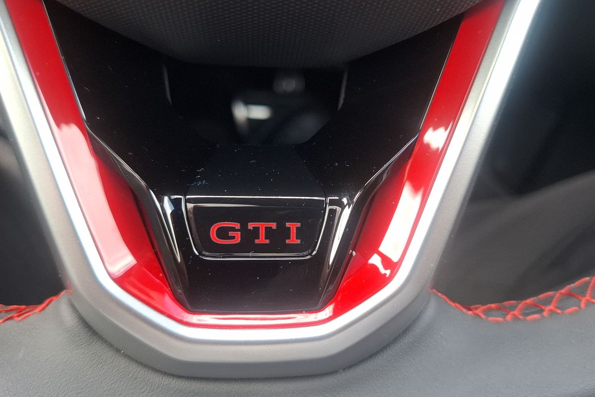 2024 Volkswagen Golf GTI 8