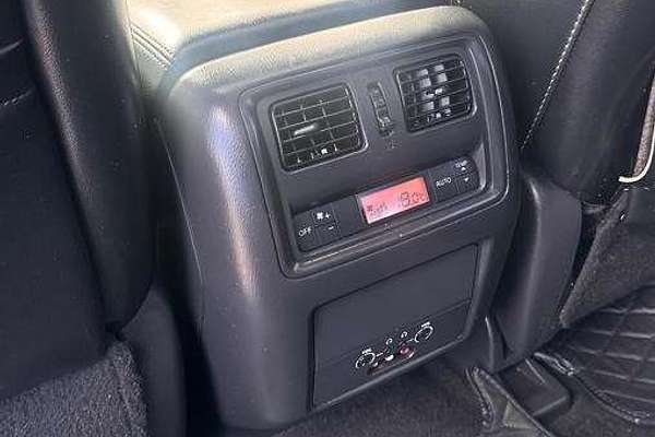 2015 Nissan Pathfinder Ti R52