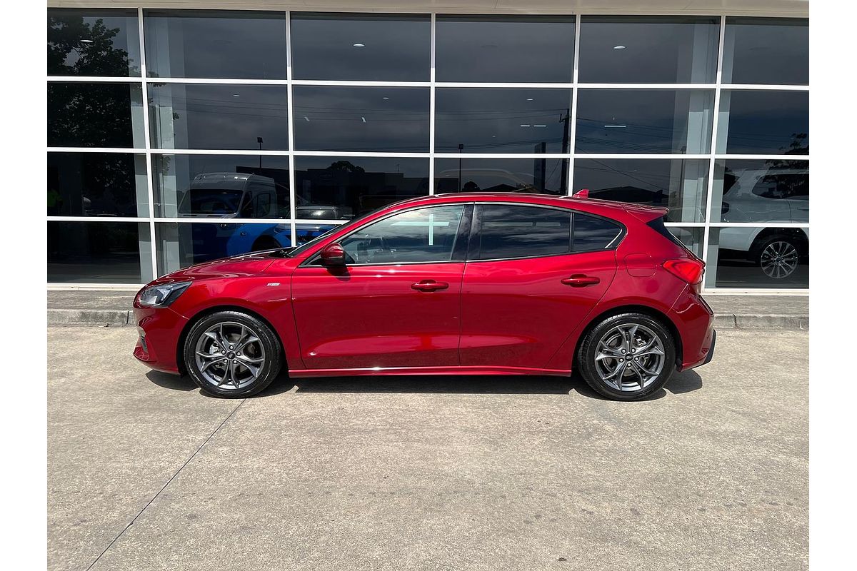 2018 Ford Focus ST-Line SA