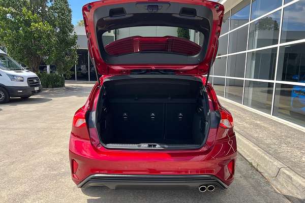 2018 Ford Focus ST-Line SA