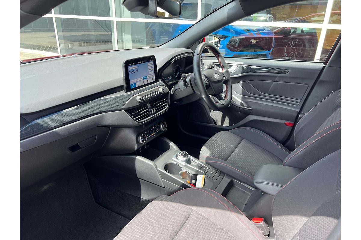 2018 Ford Focus ST-Line SA