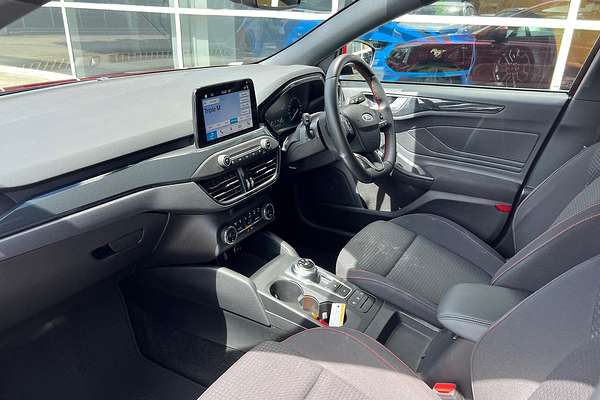 2018 Ford Focus ST-Line SA