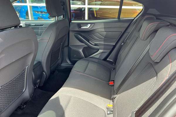 2018 Ford Focus ST-Line SA