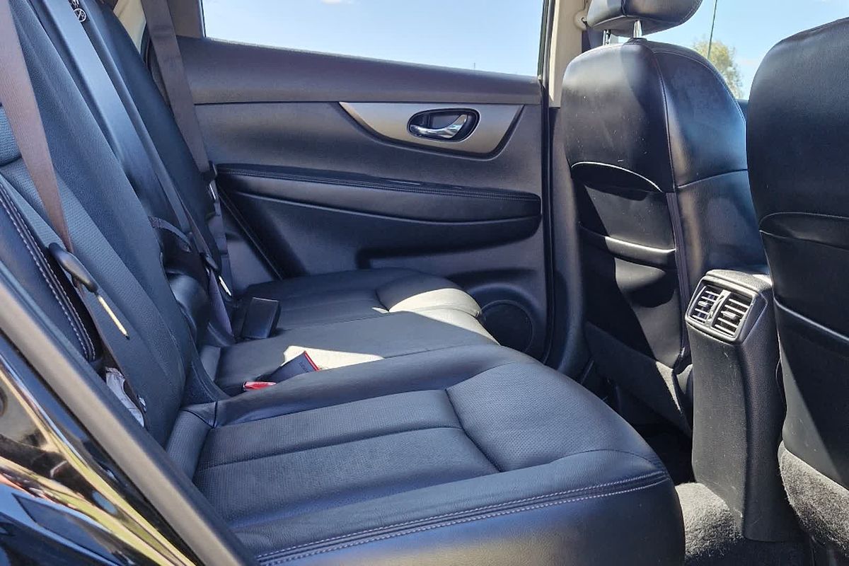 2015 Nissan X-TRAIL ST-L T32