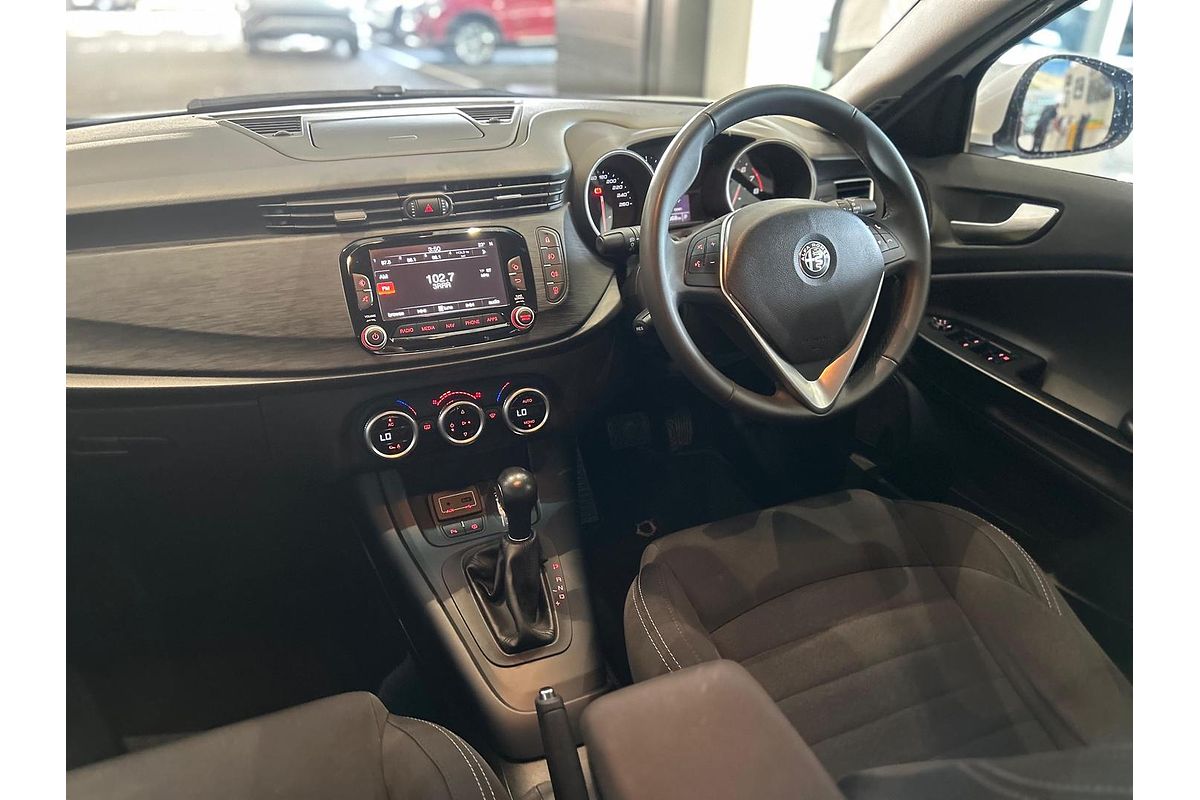 2018 Alfa Romeo Giulietta Super Series 2