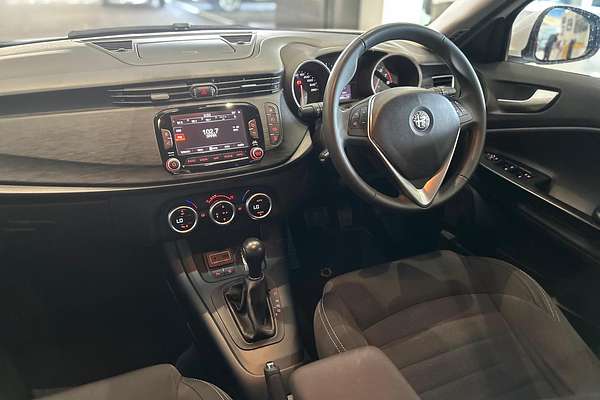2018 Alfa Romeo Giulietta Super Series 2