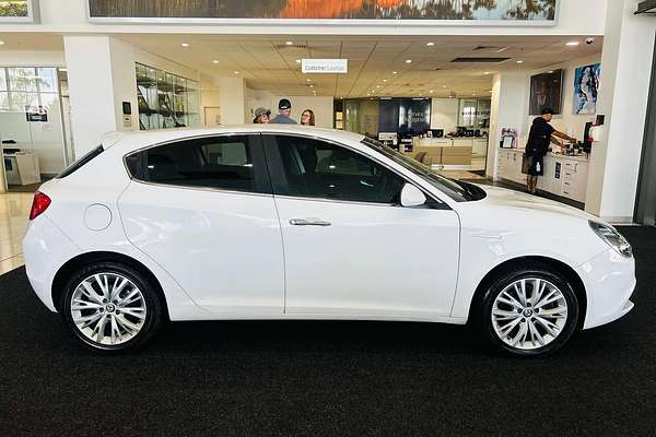 2018 Alfa Romeo Giulietta Super Series 2