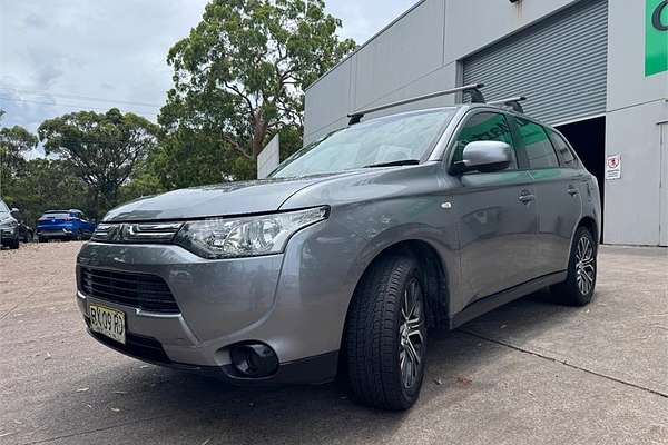 2013 Mitsubishi OUTLANDER ES (4x4) ZJ