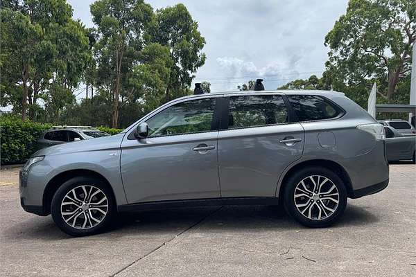 2013 Mitsubishi OUTLANDER ES (4x4) ZJ
