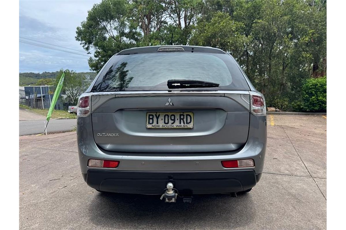2013 Mitsubishi OUTLANDER ES (4x4) ZJ